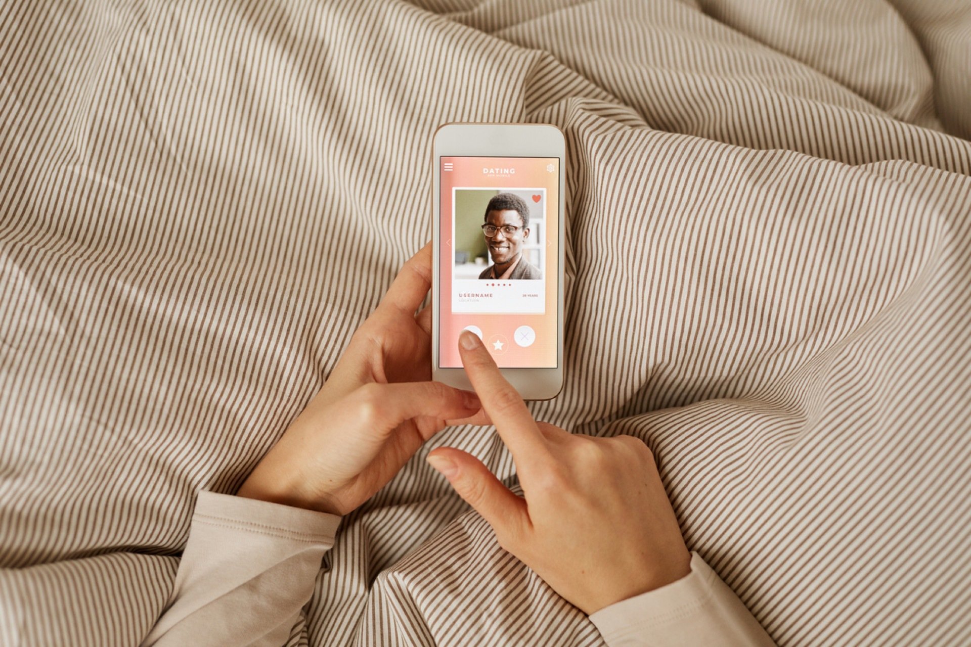 Melhores abordagens Tinder: 12 mensagens perfeitas para iniciar uma conversa com o match!