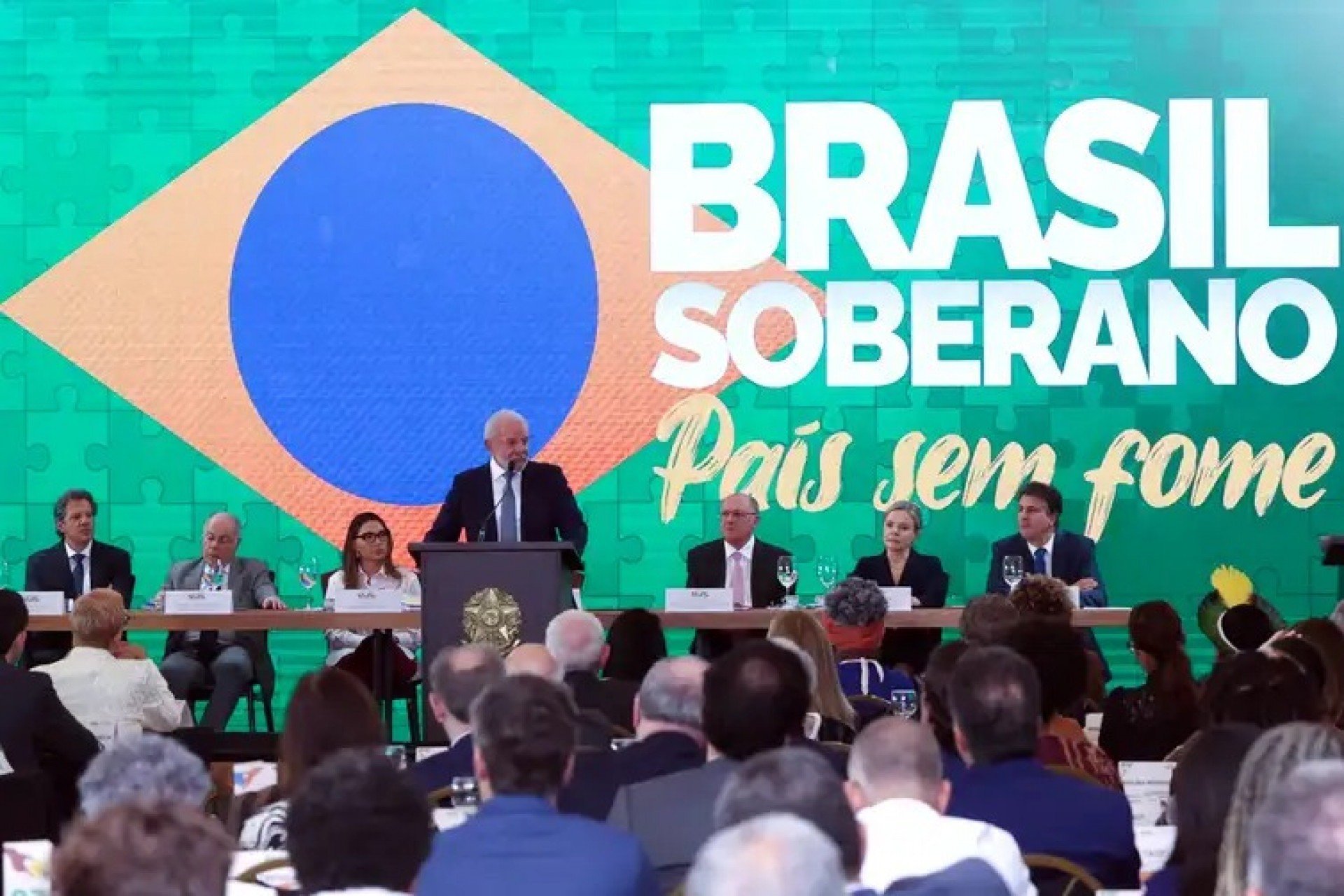 Lula diz que vai convidar Trump para a COP30, em Belém