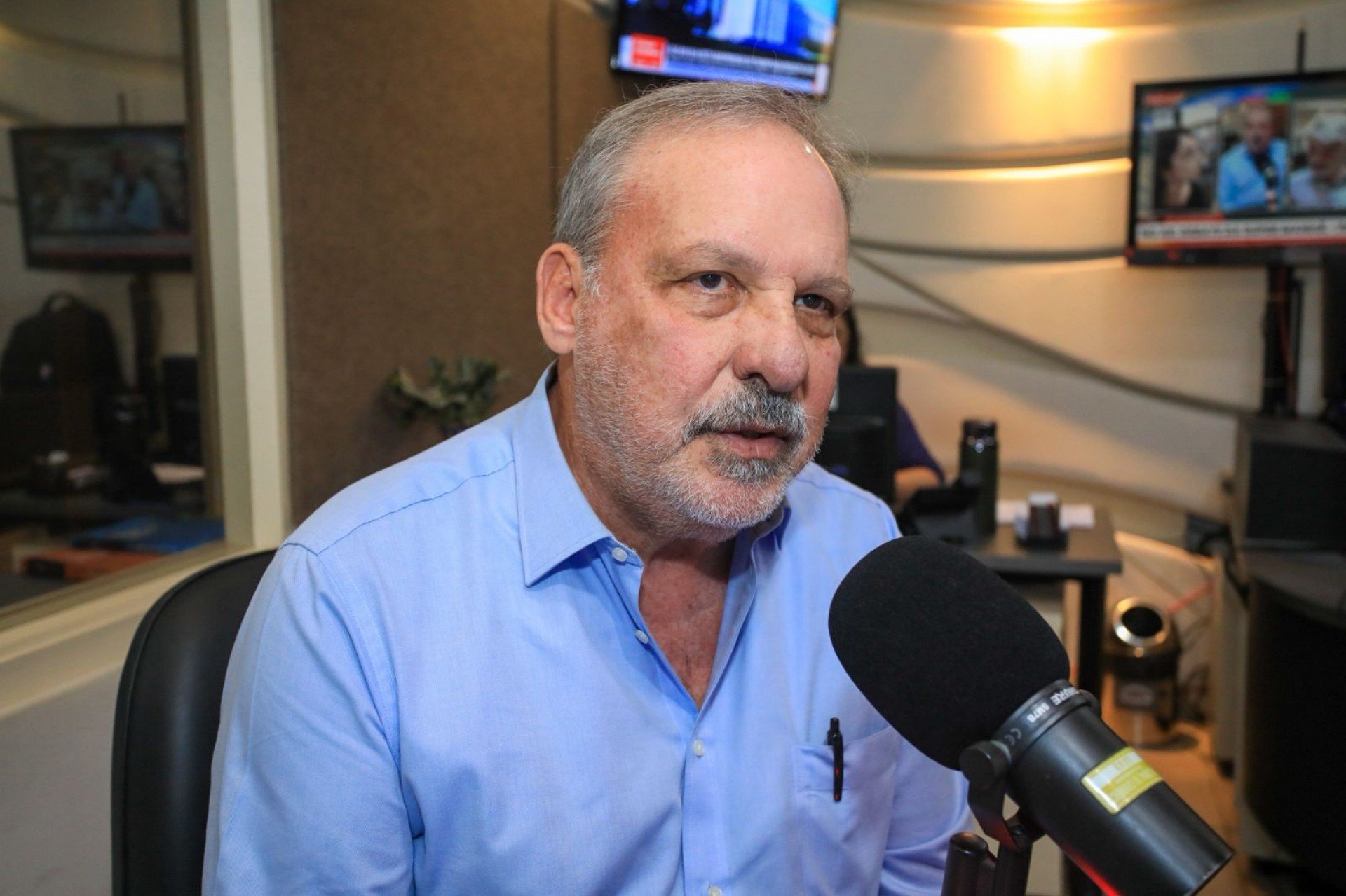 Senador  comenta sobre a condução política da interlocução com os EUA