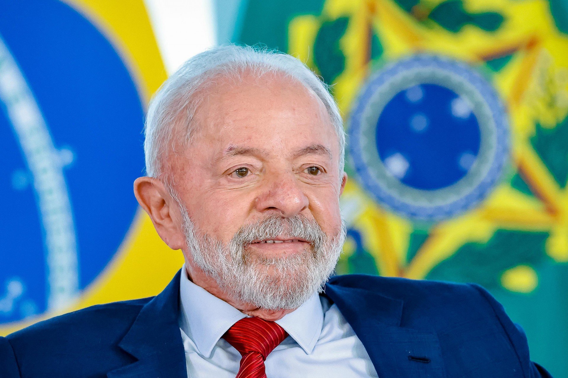 Lula anuncia R$ 30 bi para empresas afetadas pelo tarifaço nesta quarta (13) e diz que valor pode aumentar