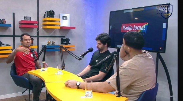 Participação de Vinícius, atacante do Náutico, no Escrete Clube