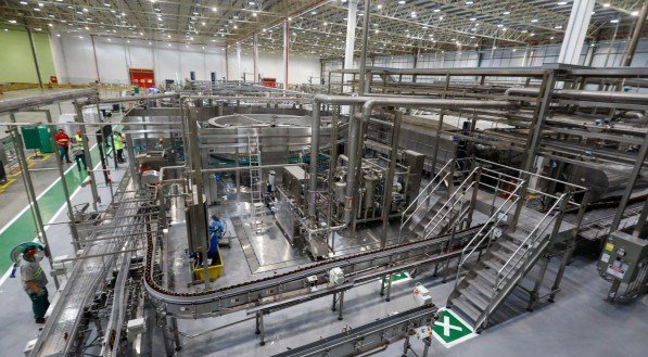 Planta da cervejaria Heineken, em Igarassu, triplicou a produção