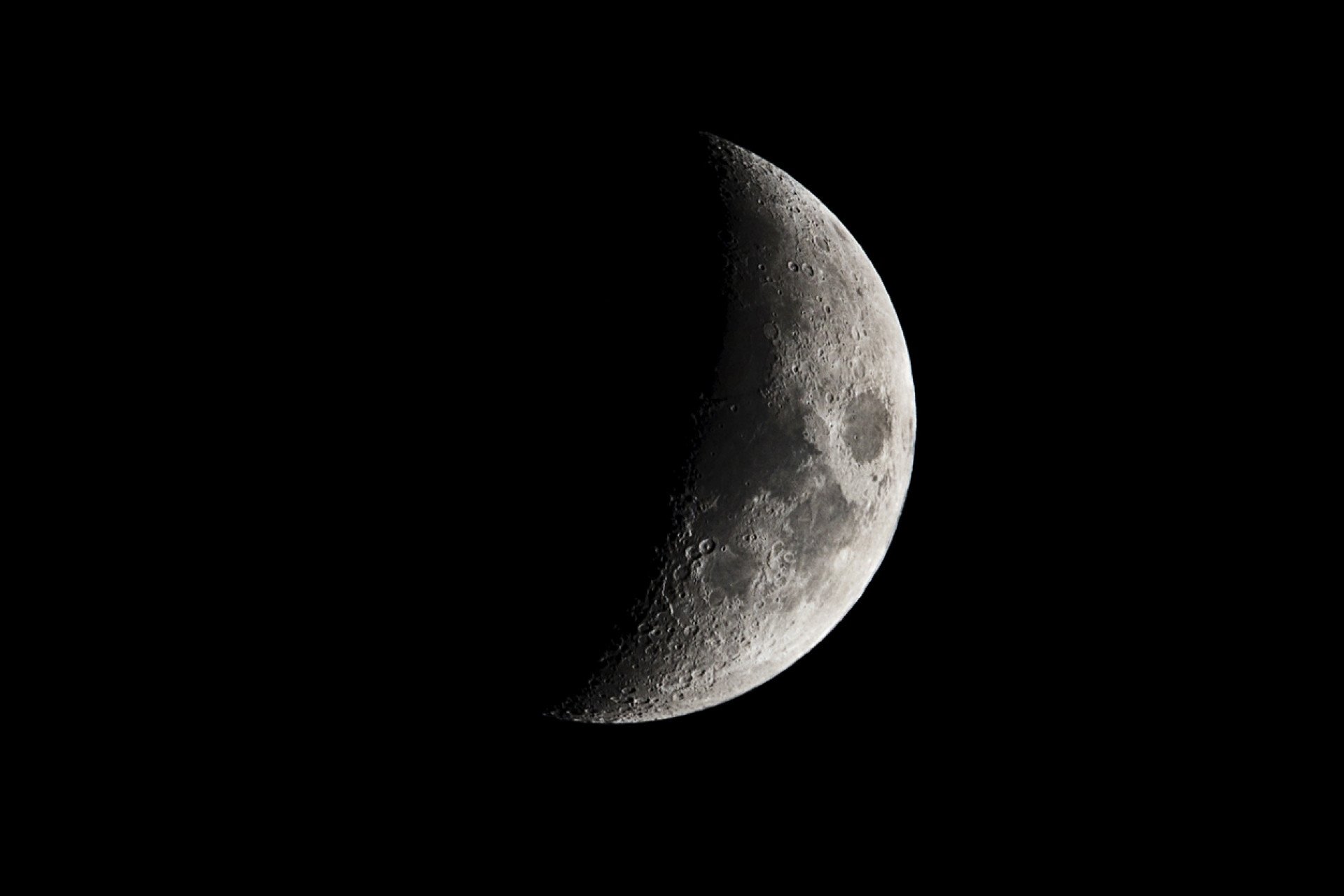 A energia da lua crescente vai catapultar esses 2 signos direto pro topo