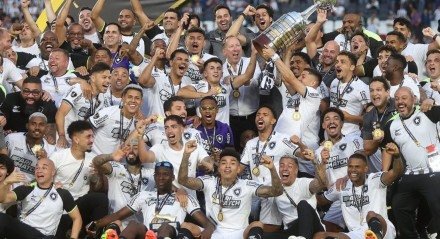 O Alvinegro é único indicado não europeu