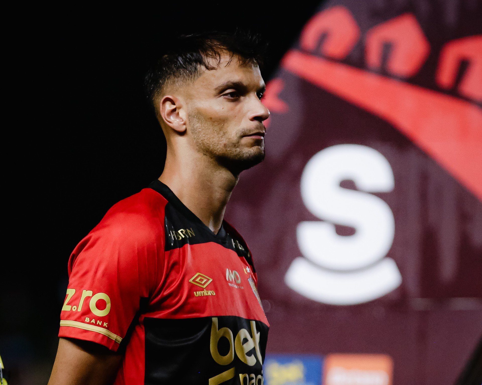 Sport anuncia renovação de contrato com Rafael Thyere; capitão chegará a oito temporadas no clube