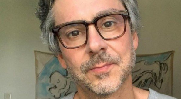 Alexandre Nero desabafa e assume dificuldade em acreditar no amor: “Tive problemas”