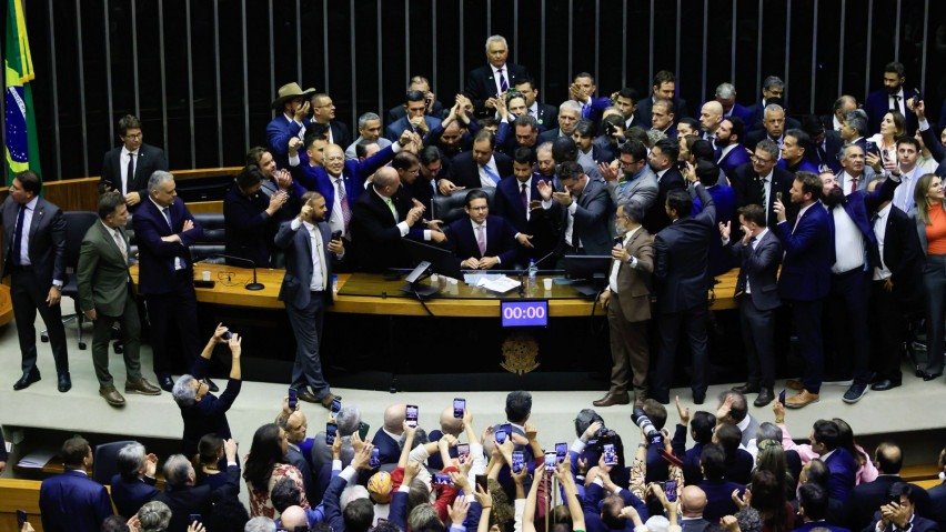 Protesto no Congresso: detalhes da a&ccedil;&atilde;o da oposi&ccedil;&atilde;o