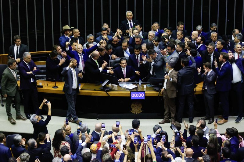 Protesto no Congresso: detalhes da a&ccedil;&atilde;o da oposi&ccedil;&atilde;o
