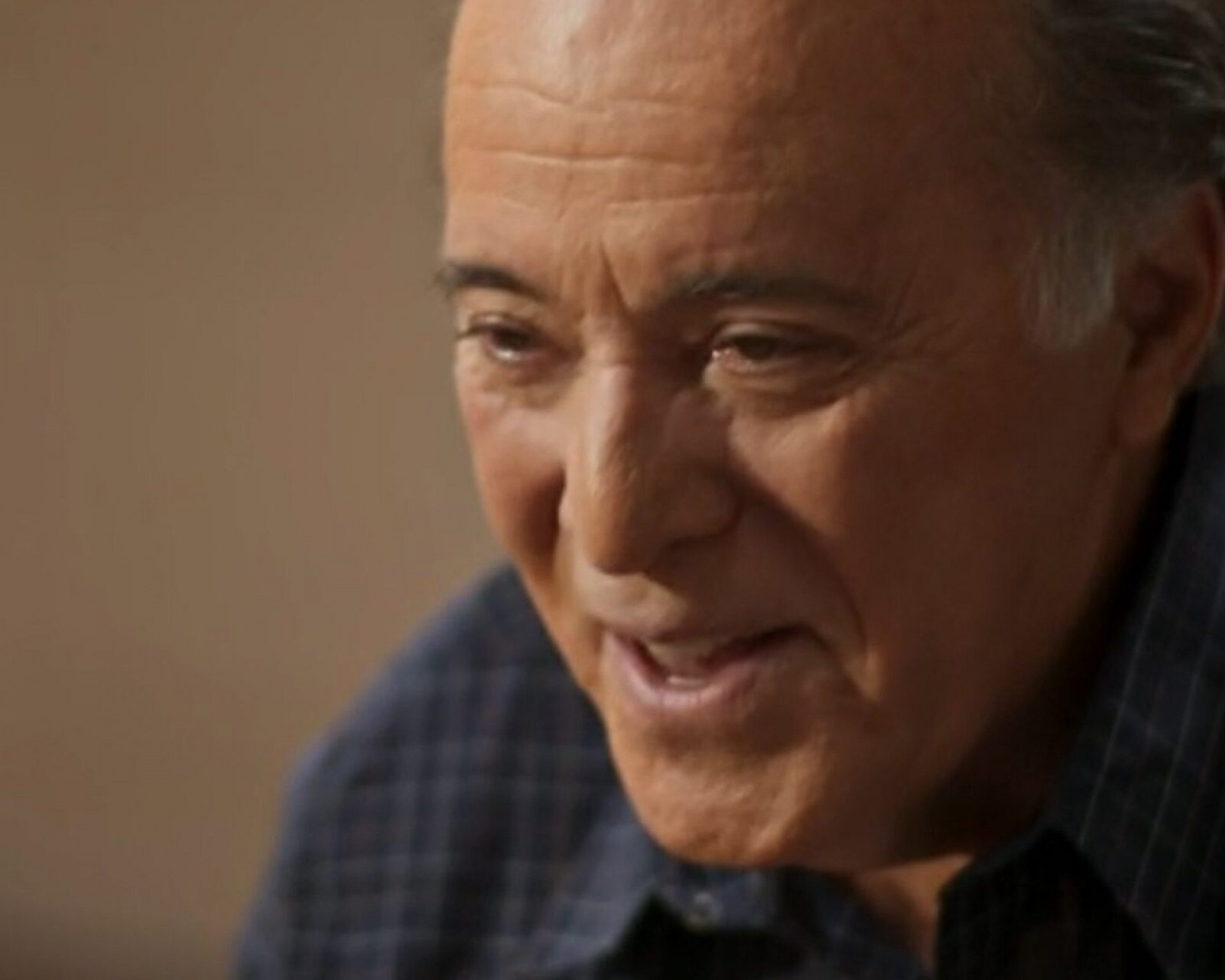 Após comover em Dona de Mim, Tony Ramos faz mistério sobre Abel: ‘Eu não posso falar’