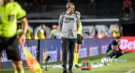 Lateral-esquerdo de 24 anos chega ao Rubro-Negro por empréstimo com vínculo até o final da temporada. Ele estava no Internacional.