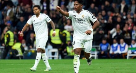 Endrick assume icônica camisa do Real Madrid; confira