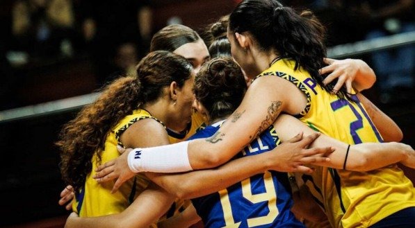 Meninas da Seleção Brasileira Sub-21 de vôlei reunidas