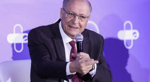 Vice-presidente da República, Geraldo Alckmin, diz que governo quer aumentar número de setores fora do tarifaço, diz Alckmin