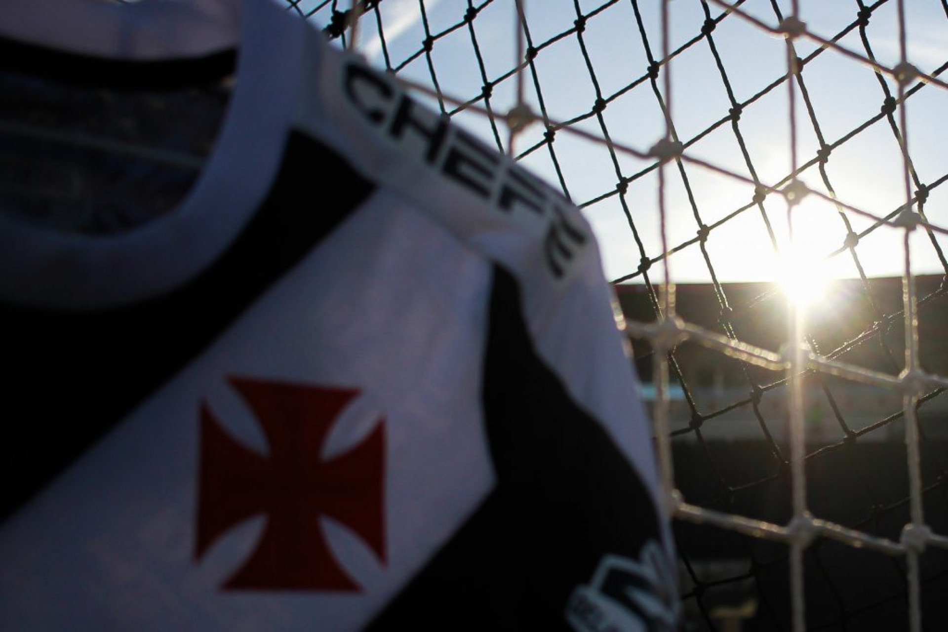Após desavenças com torcida organizada, zagueiro pede para sair do Vasco