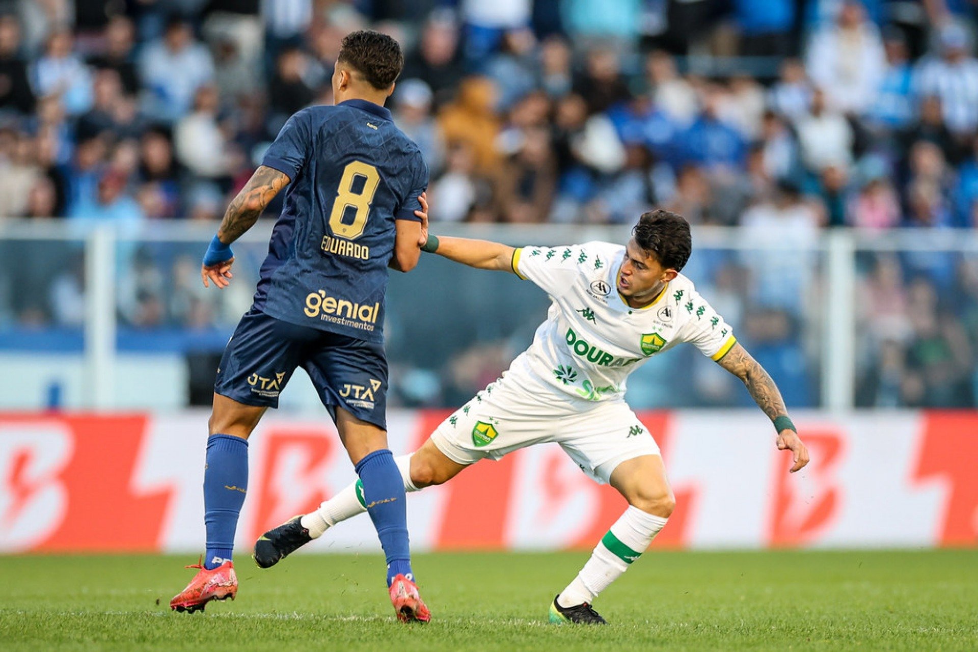 No domingo de Dia dos Pais, Avaí e Atlético-GO presenteiam seus torcedores com 3 pontos; Confira o que rolou na Série B
