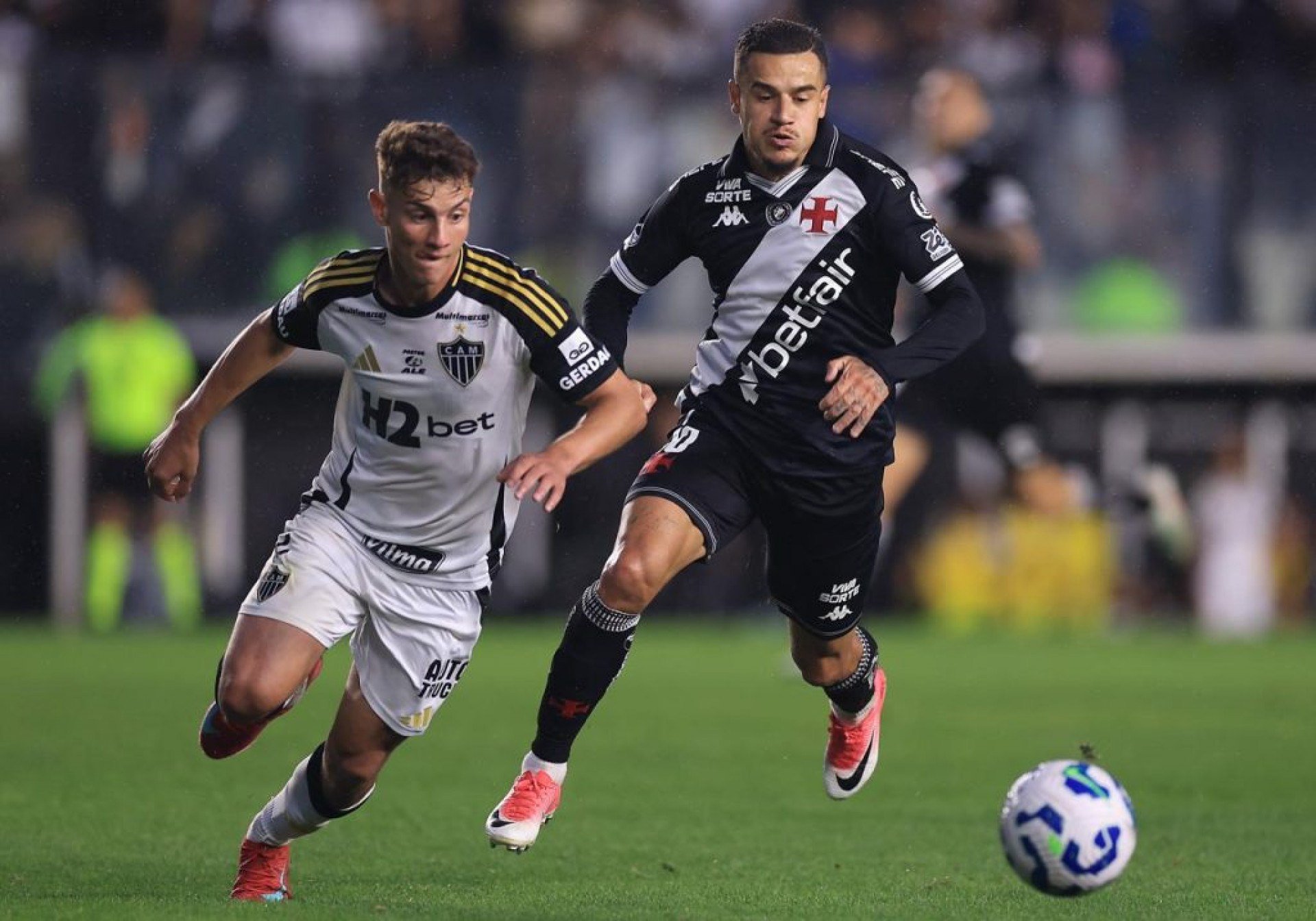 Coutinho vê evolução no Vasco, mas admite frustação pelo resultado