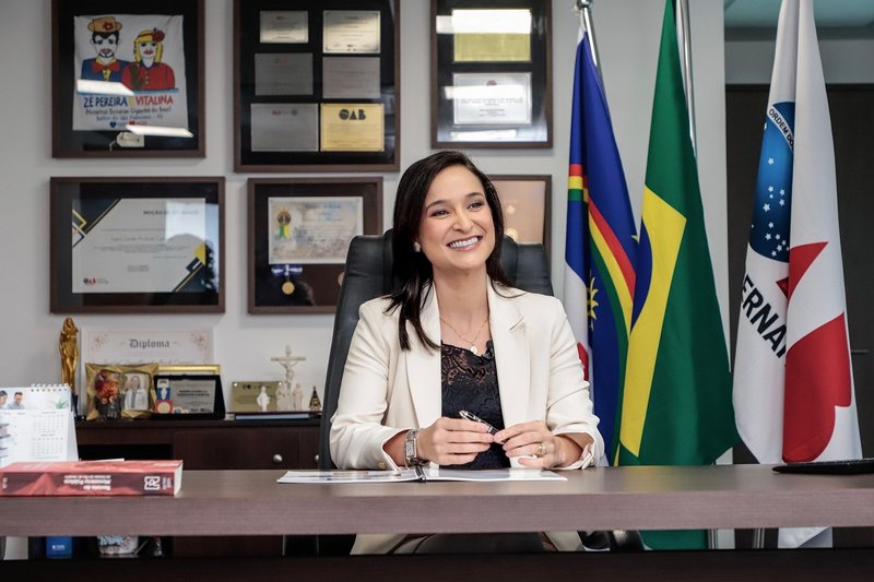 Se é certo, como dito pelo poeta, que não há o caminho pronto, pois o caminho se faz ao caminhar, há que se reconhecer o quanto ainda estamos em construção