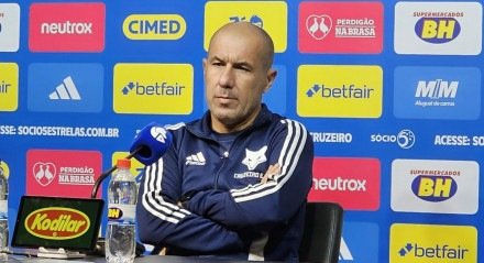 Jardim dispara contra arbitragem e exige mais respeito ao Cruzeiro