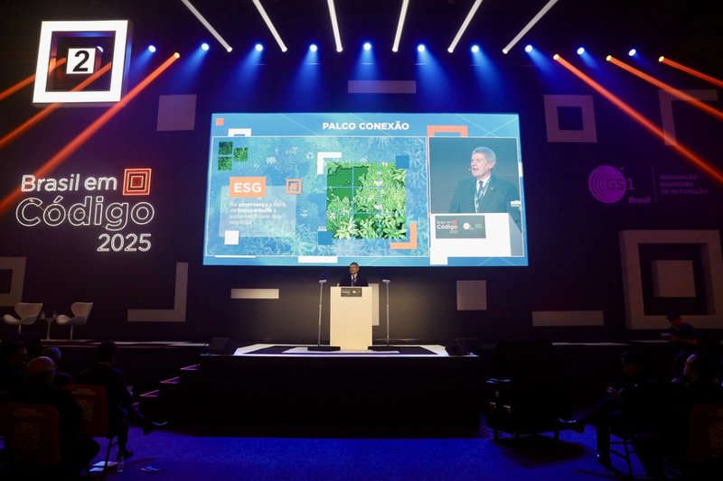 Palco Conexão no evento Brasil em Código 2025, em São Paulo