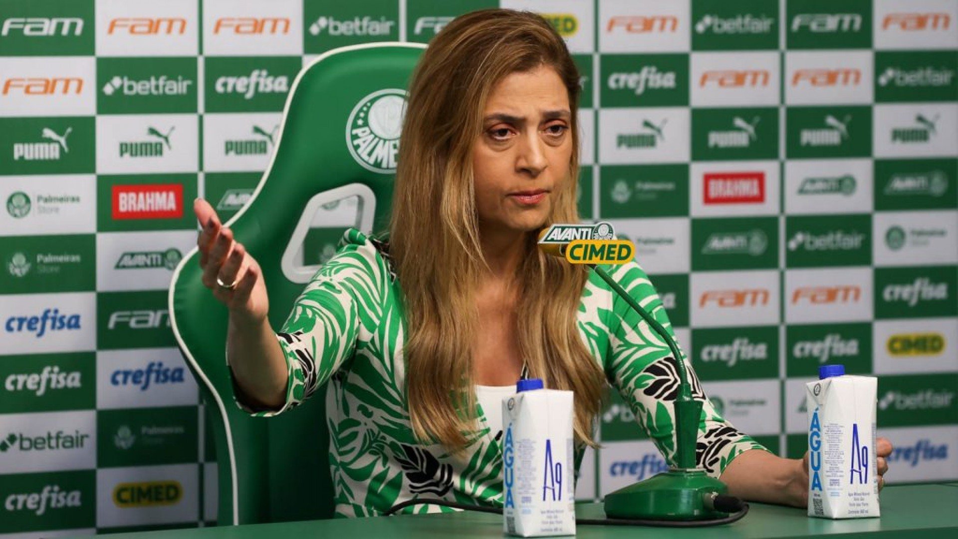 Leila defende SAF e alfineta o Corinthians ao falar sobre fair play financeiro: “Desclassificados por quem não paga ninguém”