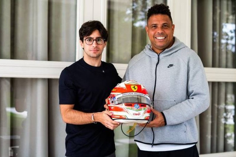 Rafael Câmera ao lado de Ronaldo Fenômeno