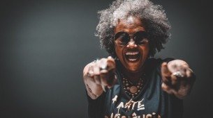 Cantora Sandra Sá