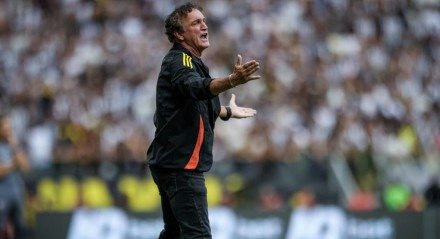 São Paulo e Fluminense disputam a contratação do zagueiro Igor Rabello, que possui contrato com o Atlético-MG até o final desta temporada.