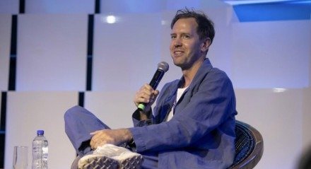 Vettel aposta em Bortoleto e pondera sobre retorno dos motores V10 na Fórmula 1