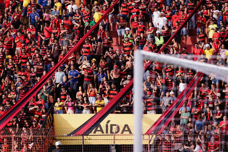 Torcida do Sport em duelo contra o Bahia, pela Série A