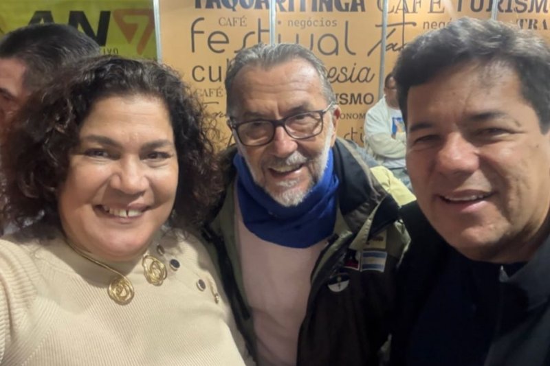 Nádia Ferreira, Romoaldo de Souza e José Mendonça Filho no Festival do Café, em Taquaritinga do Norte