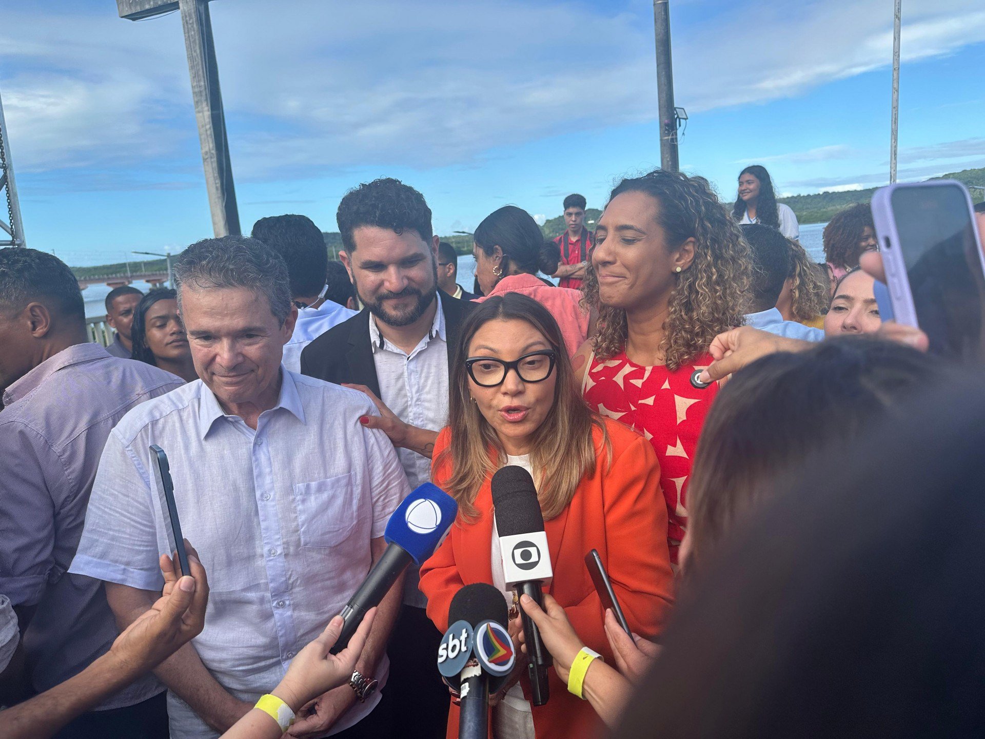 'Enfim, a sociedade colocou olhar sobre a regularização das redes', diz Janja em Pernambuco