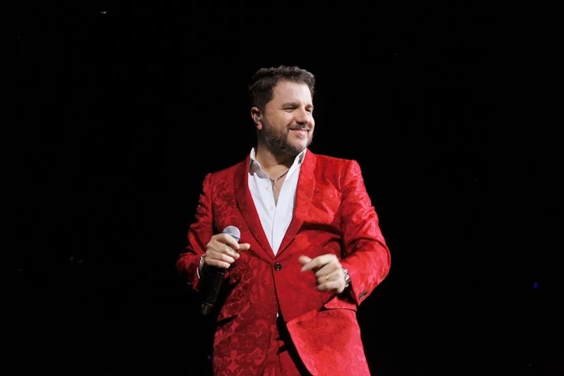 Cantor Mauricio Manieri