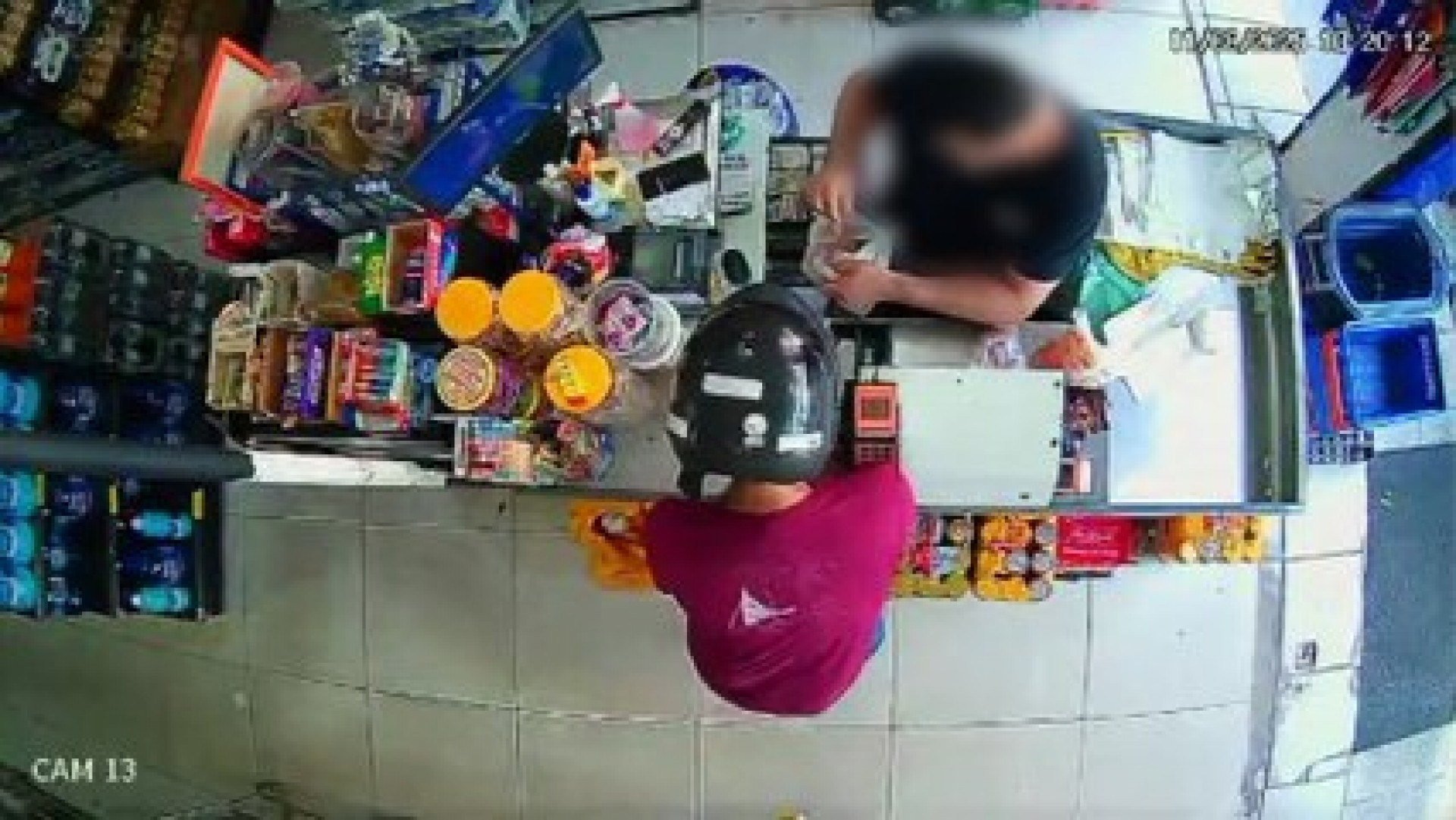 Assalto violento a supermercado causa medo em comunidade do Recife
