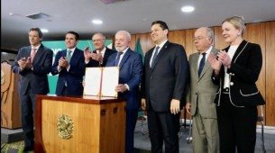 Presidente Lula durante lançamento do Brasil Soberano, programa que busca mitigar impacto da sobretaxa dos EUA sobre exportações brasileiras