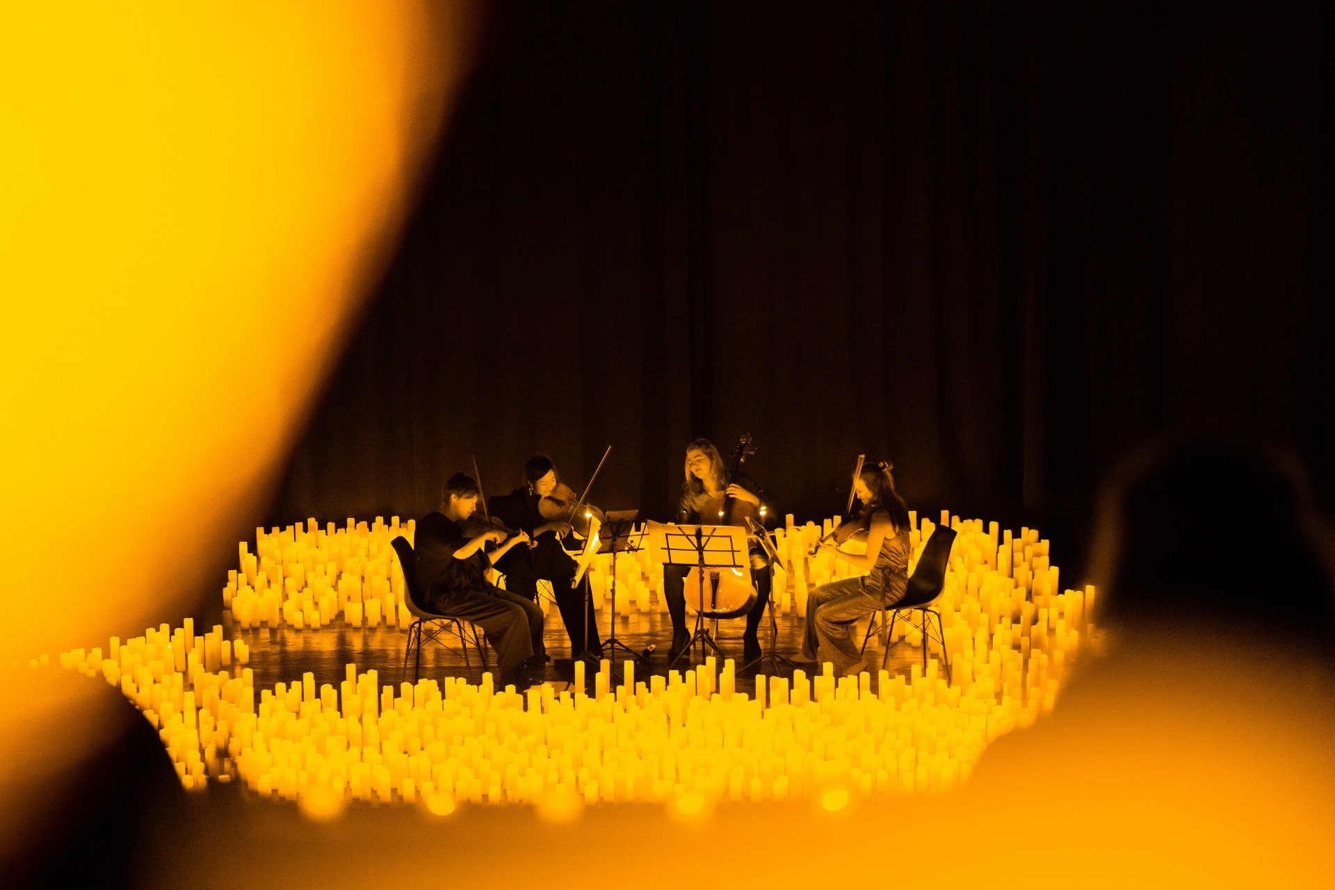 Música clássica e pop rock são celebradas nos dois concertos Candlelight neste domingo (17) no Teatro RioMar Recife