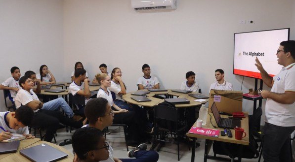 Associação oferece curso gratuito de inglês para jovens na Zona da Mata; veja como participar