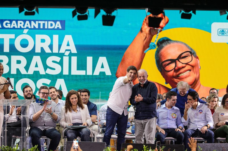 "Onde o senhor estiver no meu estado e na minha cidade, eu estarei ao seu lado defendendo o seu nome", disse João Campos