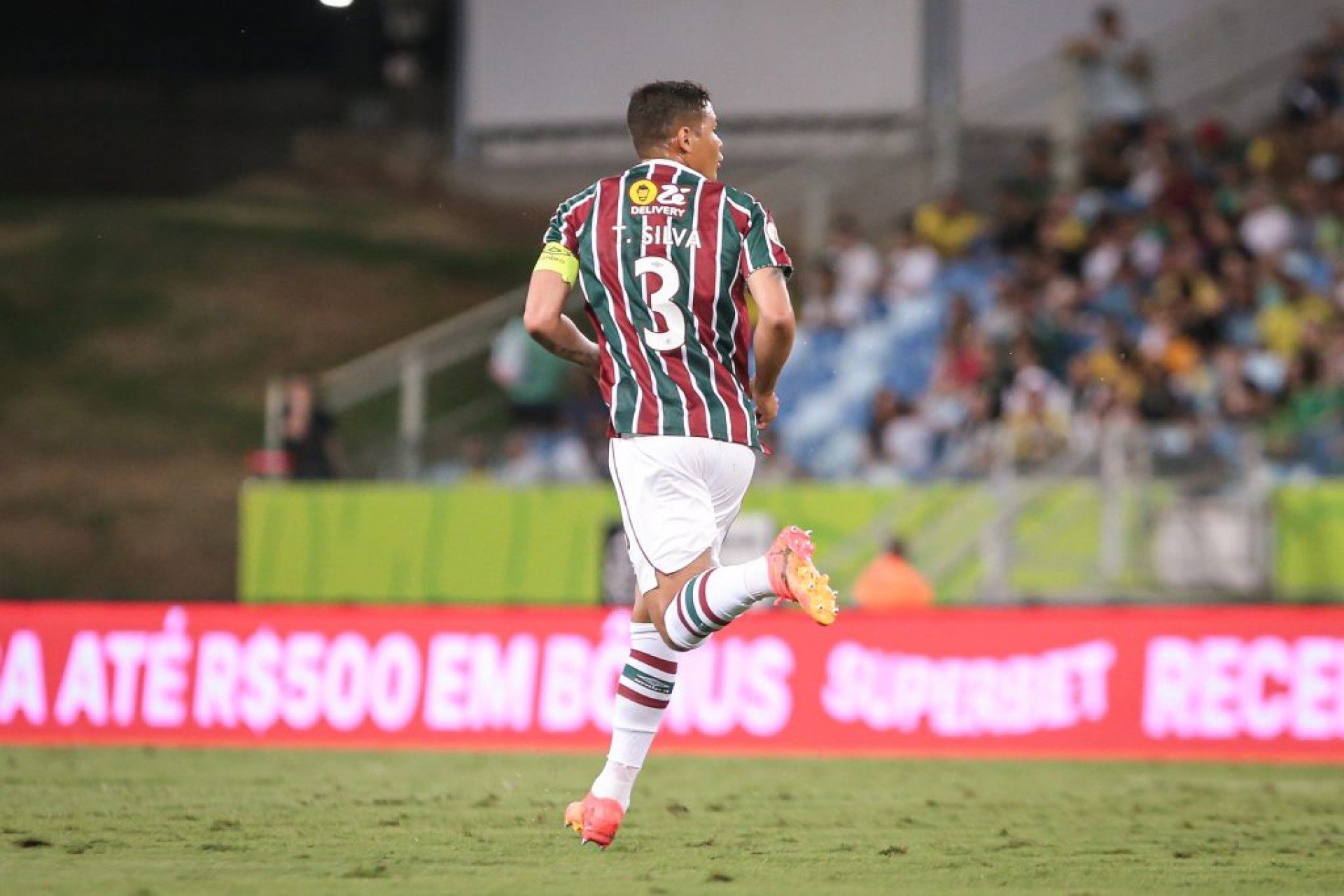 Thiago Silva retorna aos treinamentos e pode ser novidade nas próximas rodadas