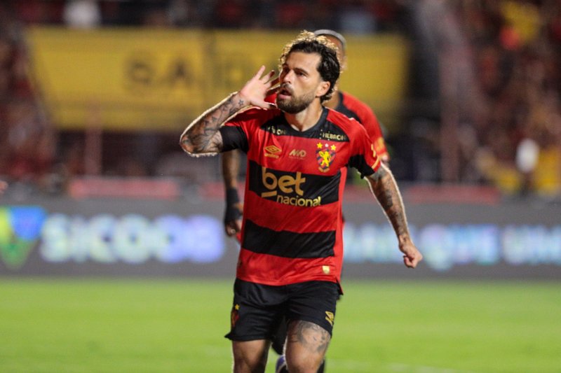 Lucas Lima em a&ccedil;&atilde;o pelo Sport no Brasileir&atilde;o