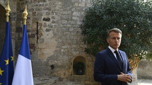 Emmanuel Macron disse que a delegação europeia pedirá a Trump que apoie os planos que elaboraram para reforçar as forças armadas da Ucrânia