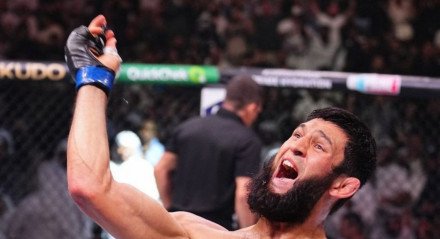 Neste sábado (16), foi disputado o UFC 319, em Chicago (EUA), trazendo como atração principal mais uma luta por cinturão.