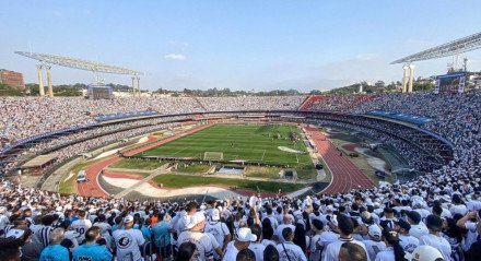 Torcedores do Peixão tentaram invadir o setor e o espaço destinado à vascaínos, antes do duelo entre as equipes, pela 20ª rodada do Brasileirão, no MorumBIS.