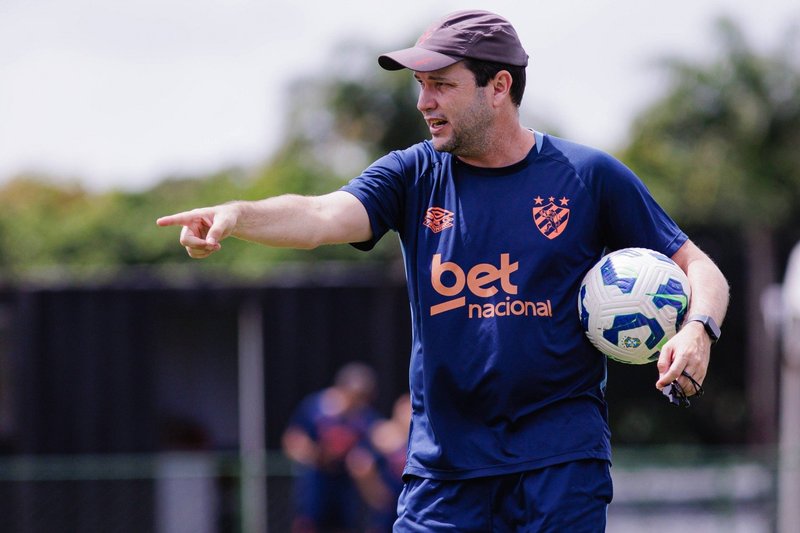 Daniel Paulista, técnico do Sport