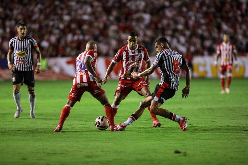 Lance do jogo entre Náutico x Anápolis pela 17ª rodada da Série C