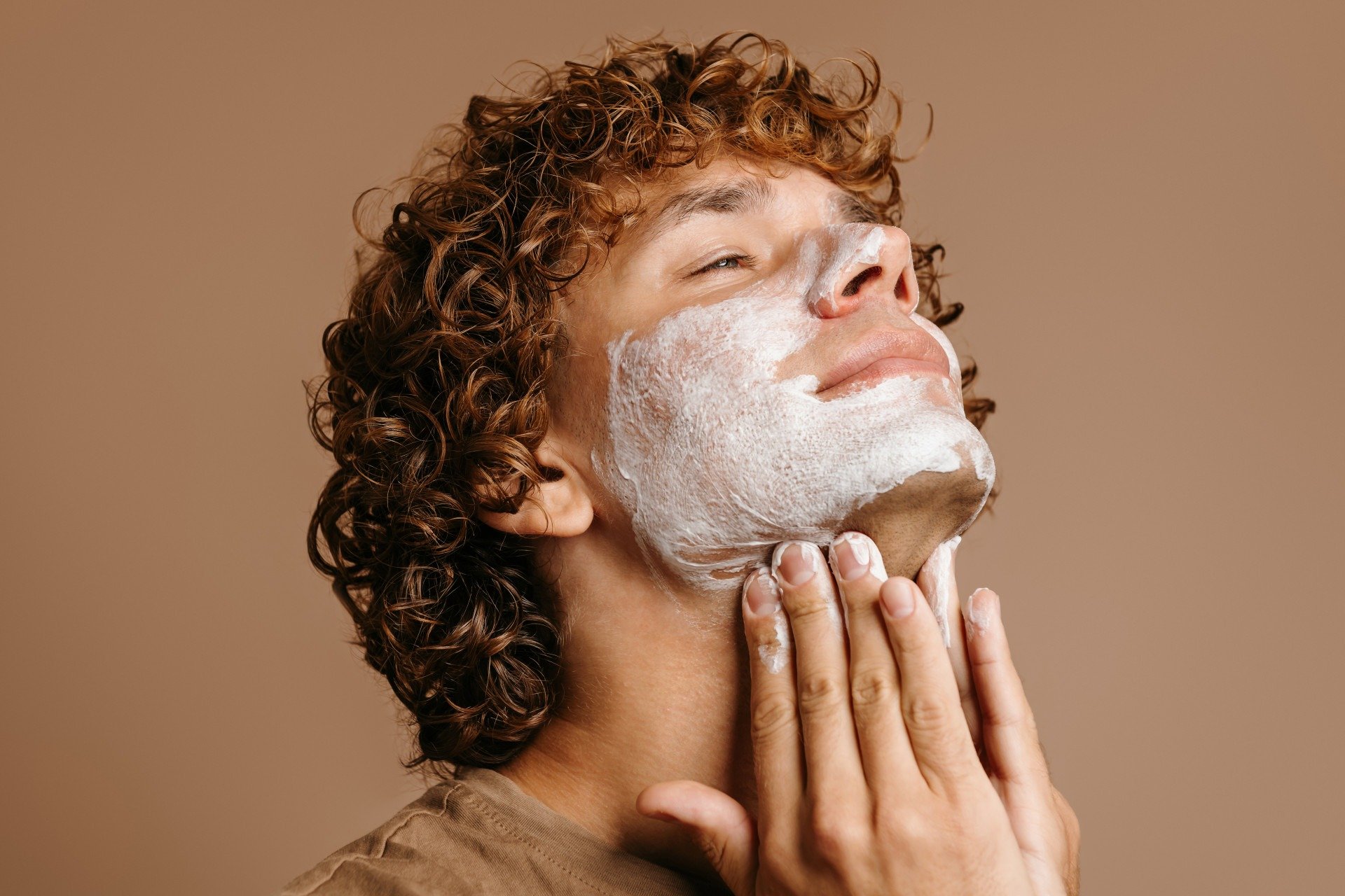 Skincare masculino: produtos básicos que todo homem deveria usar