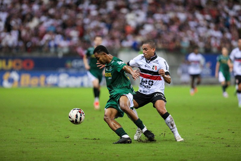 Lance do jogo entre Santa Cruz x Altos pelas oitavas de final da Série D