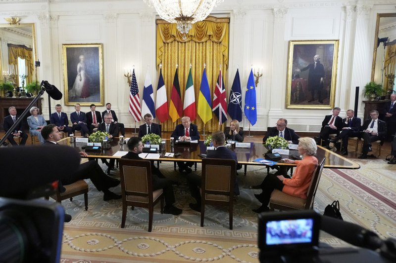 Donald Trump encontra com Keir Starmer, Emmanuel Macron, Giorgia Meloni, Friedrich Merz, Mark Rutte, Volodymyr Zelenskyy, Alexander Stubb e Ursula von der Leyen, na Casa Branca