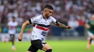 Renato, atacante do Santa Cruz