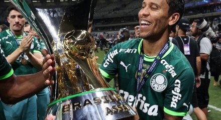 Grêmio anuncia contratação de Marcos Rocha