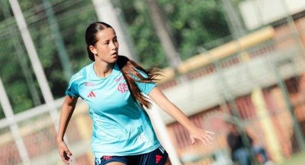 Jogadora está com foco em faculdade de ponta, olho na Europa e volta à Seleção Brasileira em retorno aos EUA